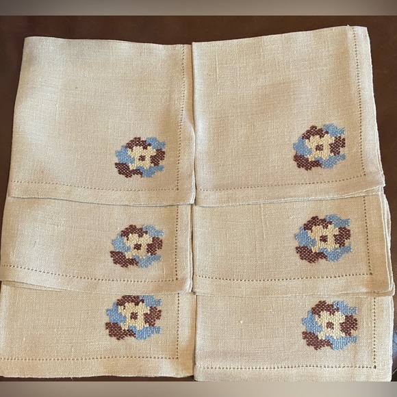 Vintage Embroidery Linen Napkins Receive 6 - Picture 1 of 5